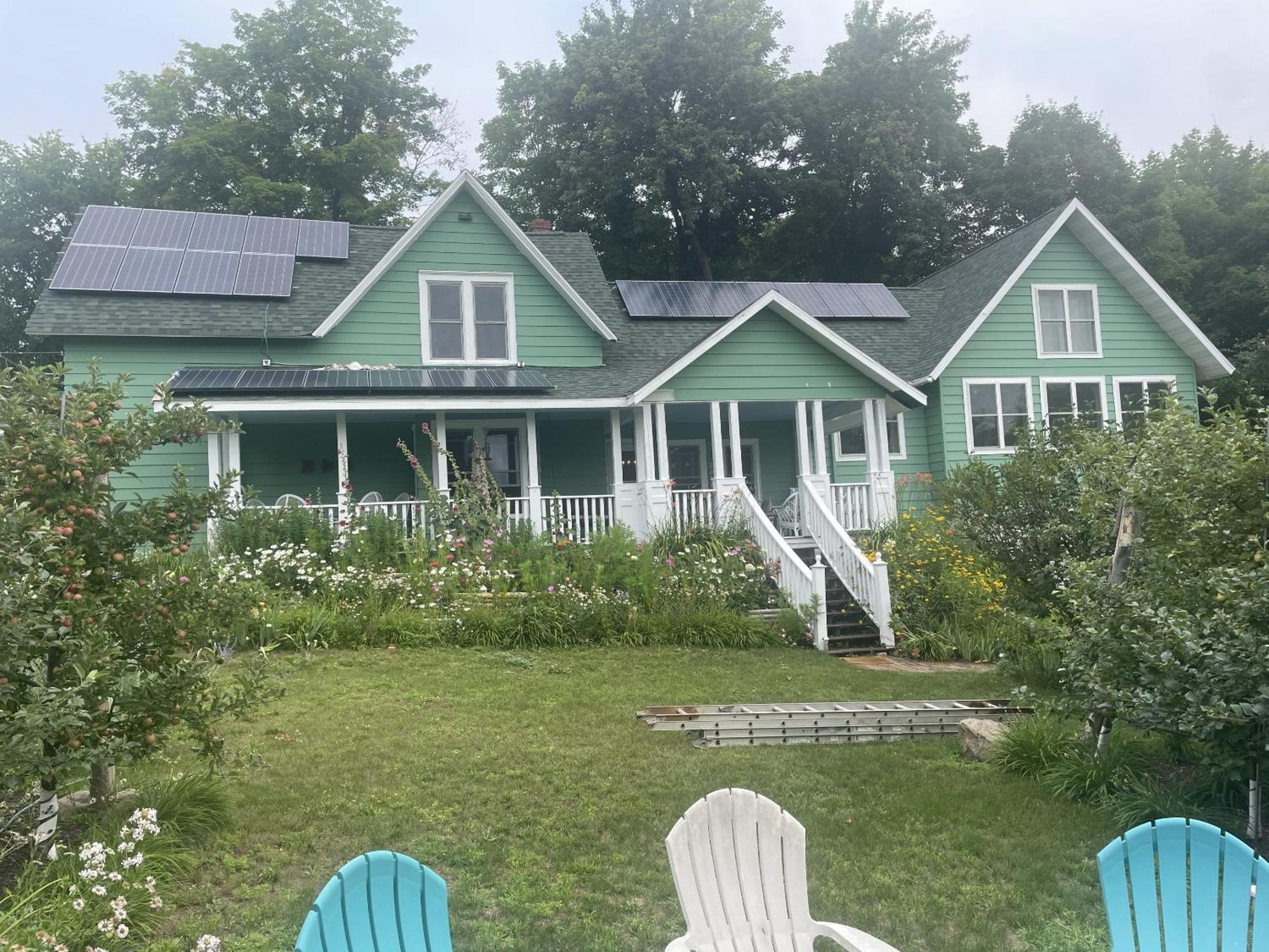 Lucy'S Place Bayfield Exterior photo